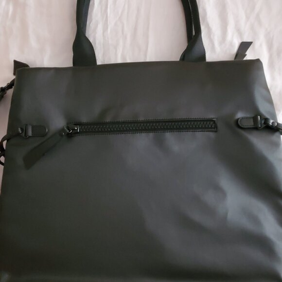 IHKWIP North/South Haute Black Tote with Red Hearts Guitar Strap - Picture 3 of 5